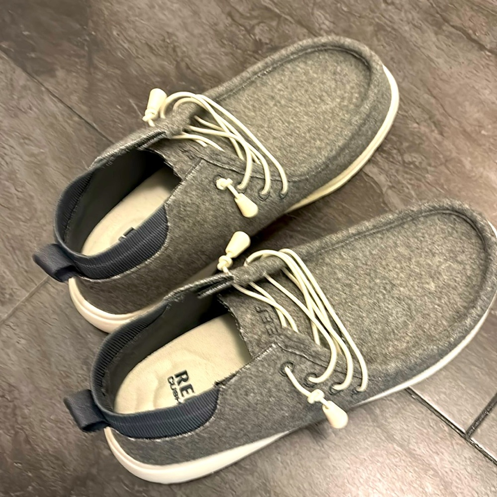 Reef Mens Gray High-Top Sneakers Shoes New
